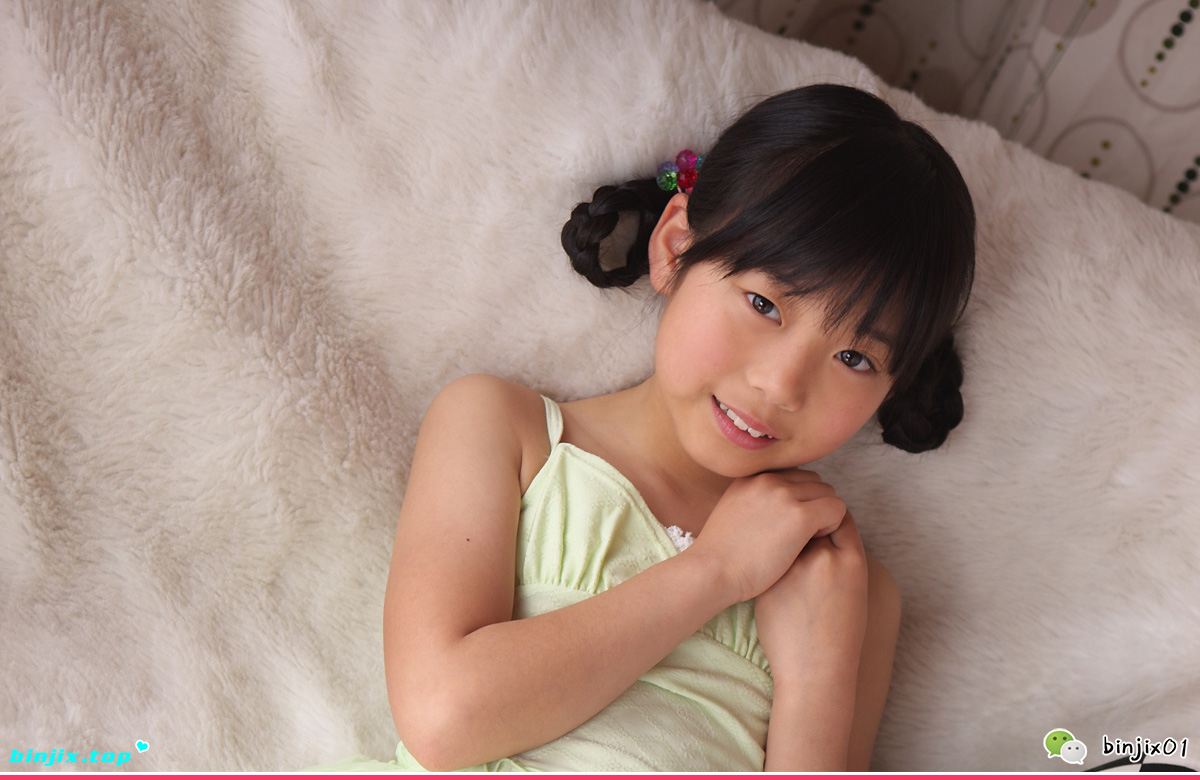 Risa Suzuki 鈴木梨紗.jpg